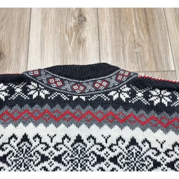 Vintage Nordstrikk Virgin Wool Pewter Clasp Cardigan Sweater - Size Medium